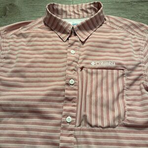 Columbia Shirt Womens Small Pink Short Sleeve Vented Fishing Outdoor Pocket‎